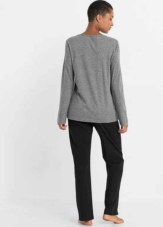 Loose V-Neck Pyjamas 5 Loose V-Neck Pyjamas - Image 3