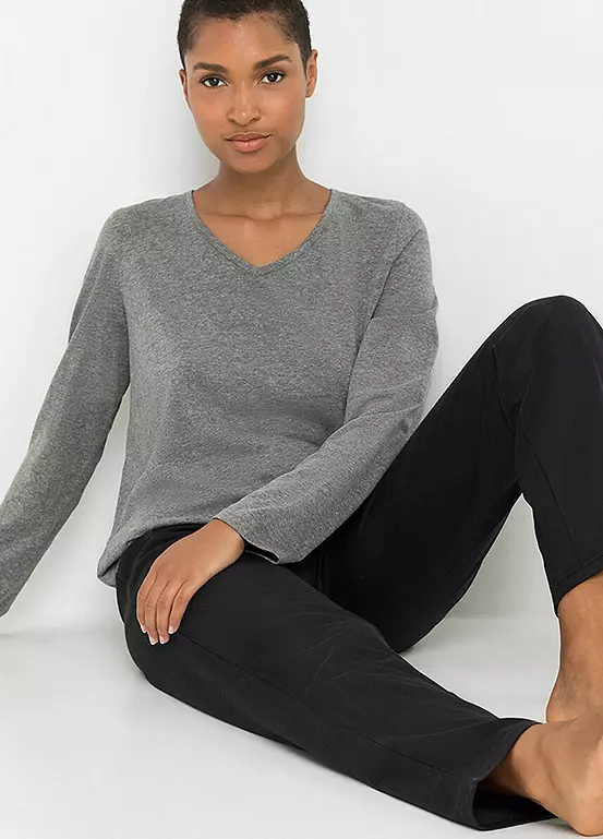 Loose V-Neck Pyjamas 7 Loose V-Neck Pyjamas - Image 5