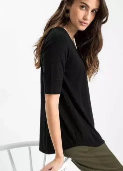 Sustainable V-Neck T-Shirt -Lush Fit Store Sustainable V Neck T Shirt924917FRSP W02